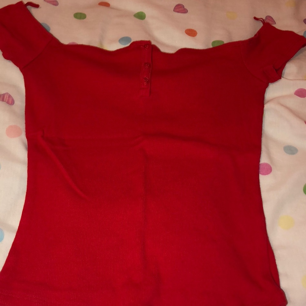 Red top - Picture 2 of 3